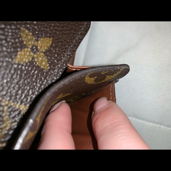 Louis Vuitton Monogram Sarah Wallet - Picture 8 of 8